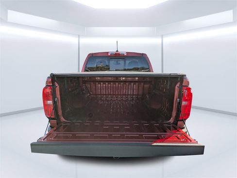 Used 2016 Chevrolet Colorado Z71 image 12