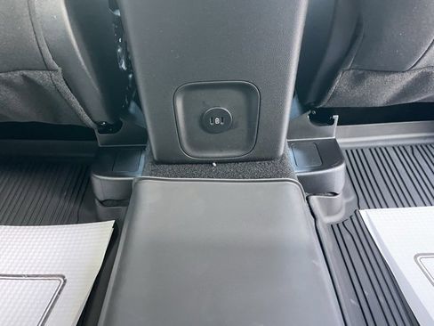 New 2025 Ford Escape Active w/ Active Premium Tech Pack image 21