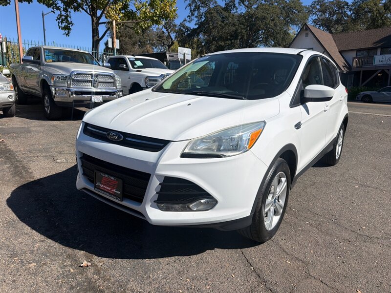 Used 2013 Ford Escape SE w/ Class II Trailer Tow Pkg AWD/4WD image 3