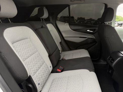 Used 2022 Chevrolet Equinox LS w/ LS Convenience Package FWD image 25