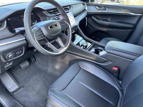 New 2025 Jeep Grand Cherokee Limited image 21