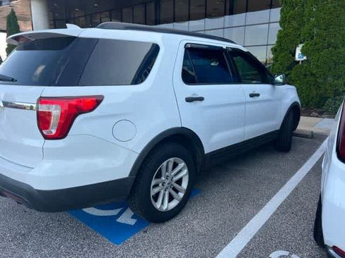 Used 2017 Ford Explorer FWD image 9