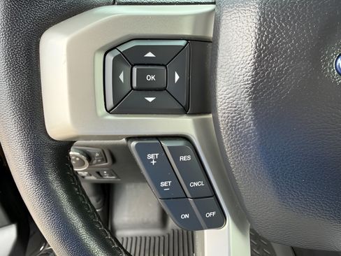 Used 2020 Ford F150 Lariat w/ Equipment Group 502A Luxury AWD/4WD image 18