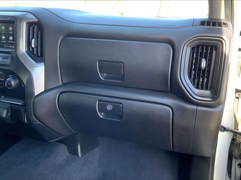 Used 2019 Chevrolet Silverado 1500 Custom w/ Custom Value Package image 16