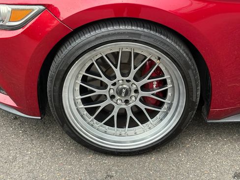 Used 2017 Ford Mustang GT RWD image 24