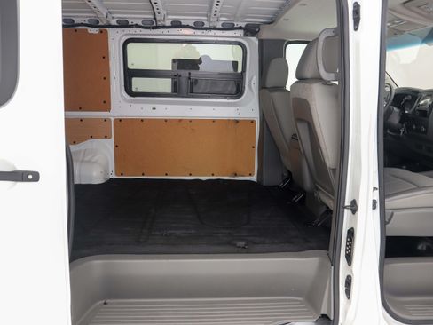 Used 2018 Nissan NV 2500 SV RWD image 13