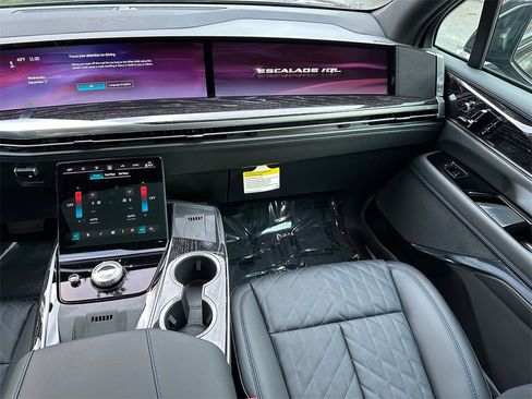 New 2026 Cadillac Escalade IQL Luxury image 20