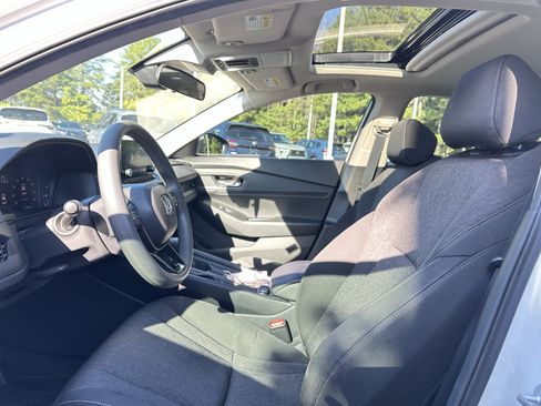 Used 2025 Honda Accord SE image 7