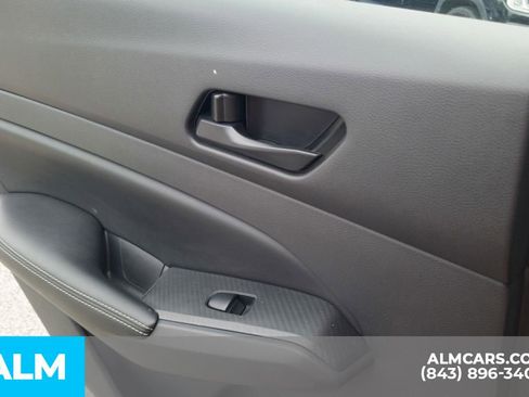 Used 2025 Nissan Altima 2.5 SV FWD image 23