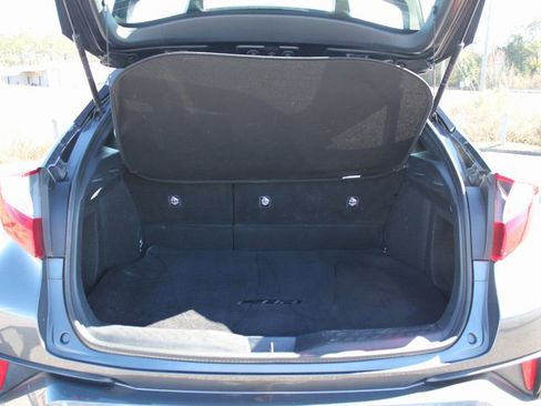 Used 2021 Toyota C-HR LE image 20