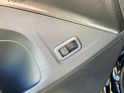 New 2026 Volkswagen Tiguan SE R-Line image 14