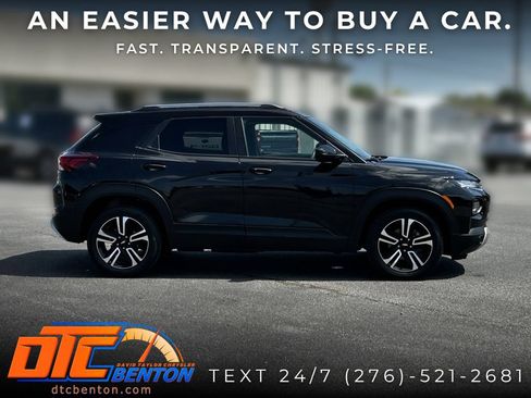 Used 2023 Chevrolet TrailBlazer LT w/ Convenience Package FWD image 4