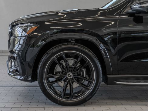 New 2026 Mercedes-Benz GLS 580 4MATIC image 4