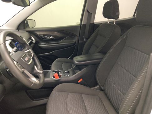 Used 2022 GMC Terrain SLE w/ Driver Convenience Package FWD image 17