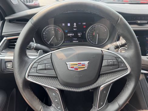 Used 2024 Cadillac XT5 Sportv w/ Technology Package AWD/4WD image 17