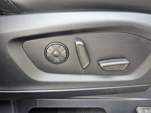 Used 2025 Ford Explorer ST-Line w/ Premium Package image 31