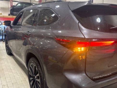 Certified 2025 Toyota Highlander XSE image 45