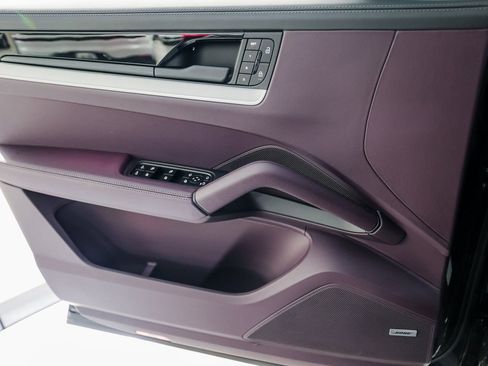 Certified 2025 Porsche Cayenne Coupe image 23