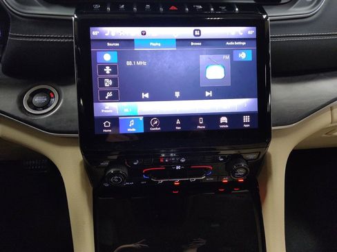 Used 2022 Jeep Grand Cherokee L Limited image 25