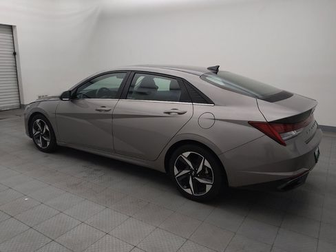 Used 2021 Hyundai Elantra Limited w/ Cargo Package FWD image 3