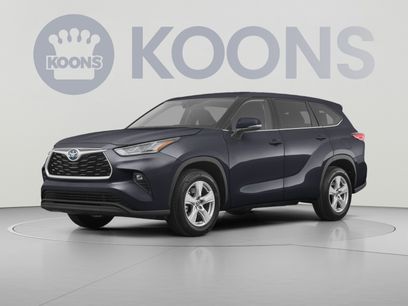 Used 2023 Toyota Highlander LE