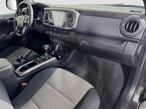 Certified 2023 Toyota Tacoma TRD Off-Road image 30
