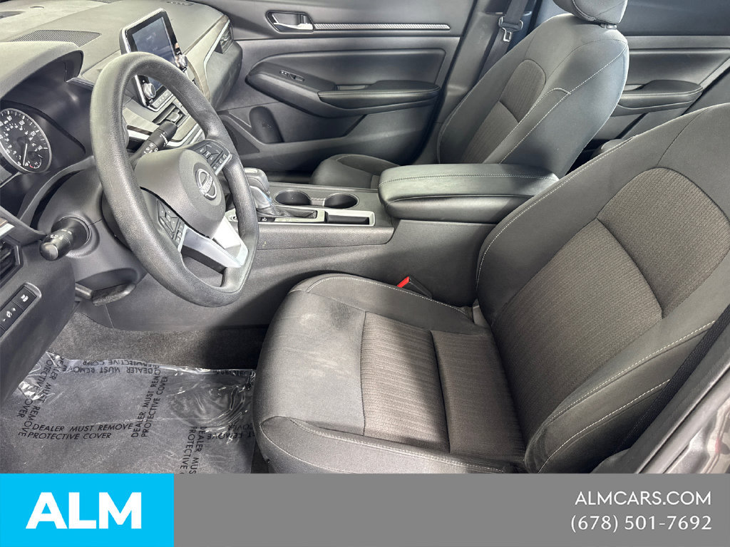 Used 2025 Nissan Altima 2.5 SV FWD image 11
