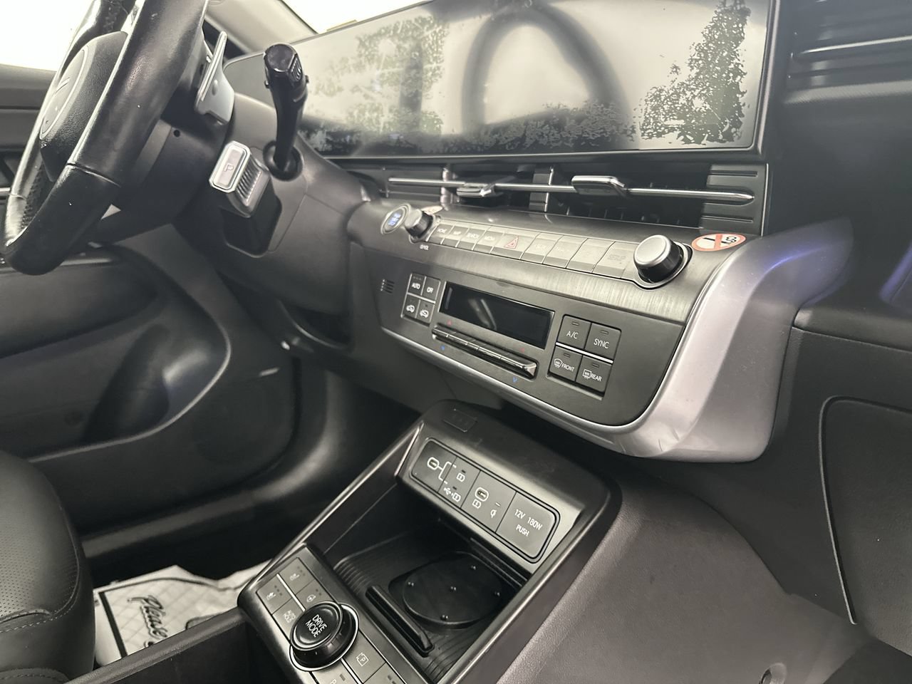 Used 2024 Hyundai Kona Limited FWD image 15