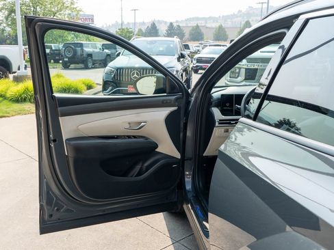 Used 2025 Hyundai Tucson Limited AWD/4WD image 17