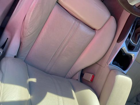 Used 2010 Cadillac SRX Premium image 13