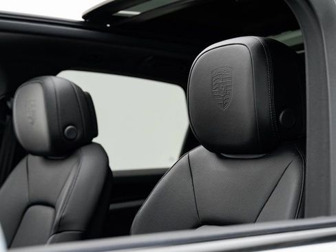 New 2025 Porsche Cayenne image 10