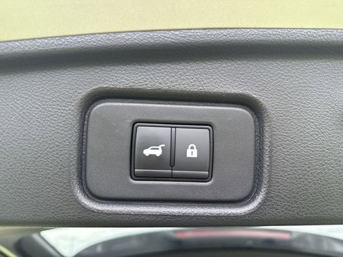 Used 2024 Nissan Pathfinder SL w/ SL Premium Package AWD/4WD image 18