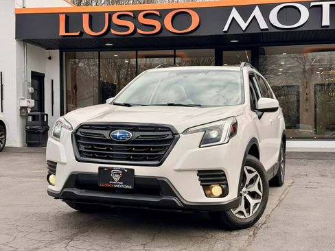 Used 2023 Subaru Forester Premium AWD/4WD image 1
