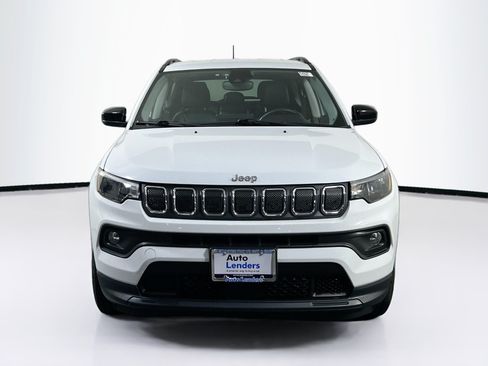 Used 2022 Jeep Compass Latitude AWD/4WD image 2