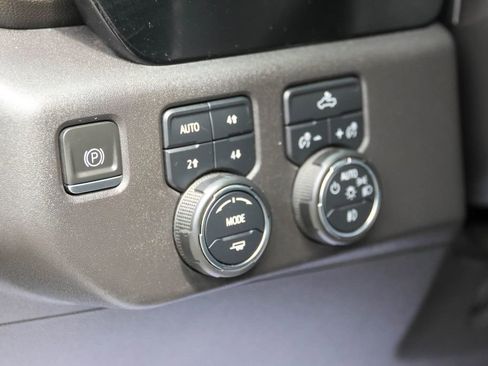 Used 2024 Chevrolet Silverado 1500 LT Trail Boss w/ Convenience Package II AWD/4WD image 12
