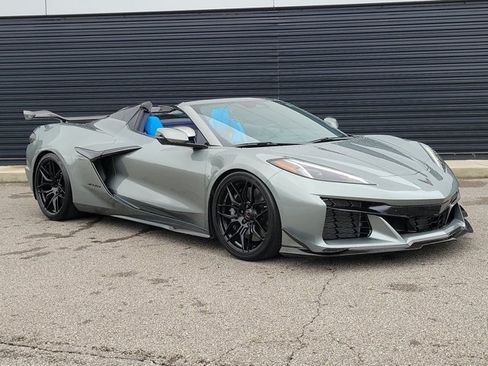 Used 2024 Chevrolet Corvette Z06 w/ Z07 Performance Package RWD image 5