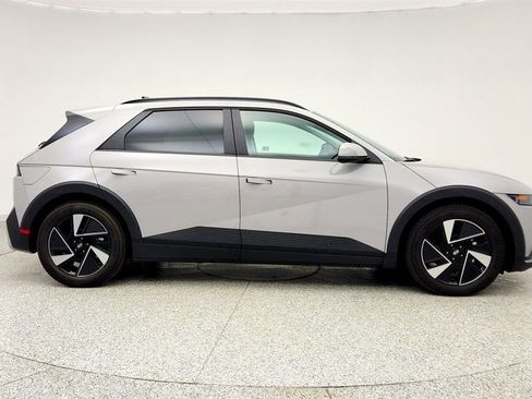 Used 2025 Hyundai Ioniq 5 SEL image 4