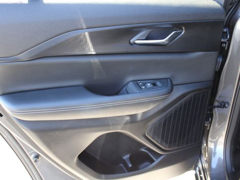 Certified 2024 Jeep Grand Cherokee Altitude image 31