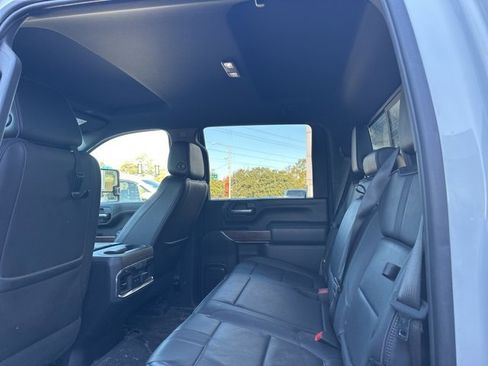 Used 2022 Chevrolet Silverado 2500 High Country w/ Safety Package II image 8