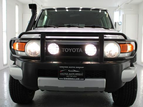 Used 2008 Toyota FJ Cruiser 2WD image 4