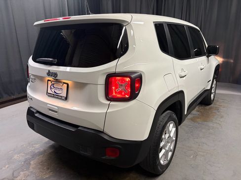 Used 2023 Jeep Renegade Latitude AWD/4WD image 5