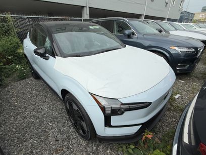 New 2025 Volvo EX30 Plus w/ Protection Package Premier