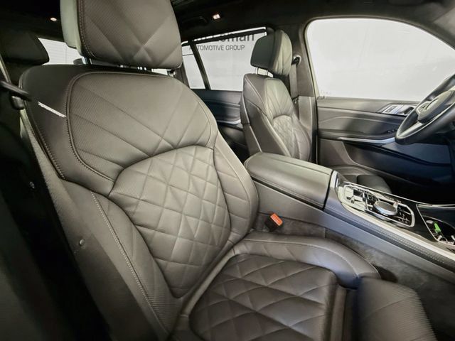 Used 2026 BMW X7 xDrive40i w/ M Sport Package AWD/4WD image 31