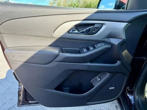 Used 2020 Chevrolet Traverse LT w/ LT Premium Package AWD/4WD image 12