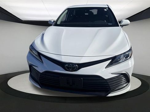 Used 2022 Toyota Camry LE image 10