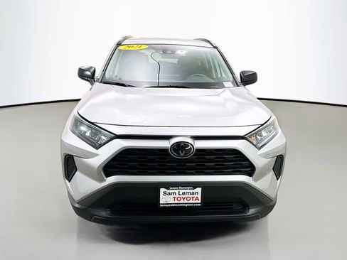 Used 2021 Toyota RAV4 LE image 2
