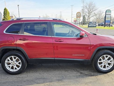 Used 2015 Jeep Cherokee Latitude w/ Cold Weather Group AWD/4WD image 8
