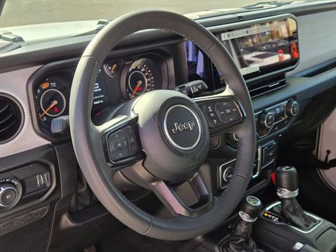 Used 2025 Jeep Wrangler Unlimited Sport AWD/4WD image 24