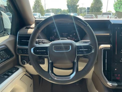 Used 2026 GMC Yukon Denali w/ Denali Reserve Package AWD/4WD image 23