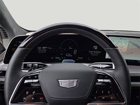 New 2026 Cadillac Vistiq Platinum w/ LPO, Floor Liner Package image 10